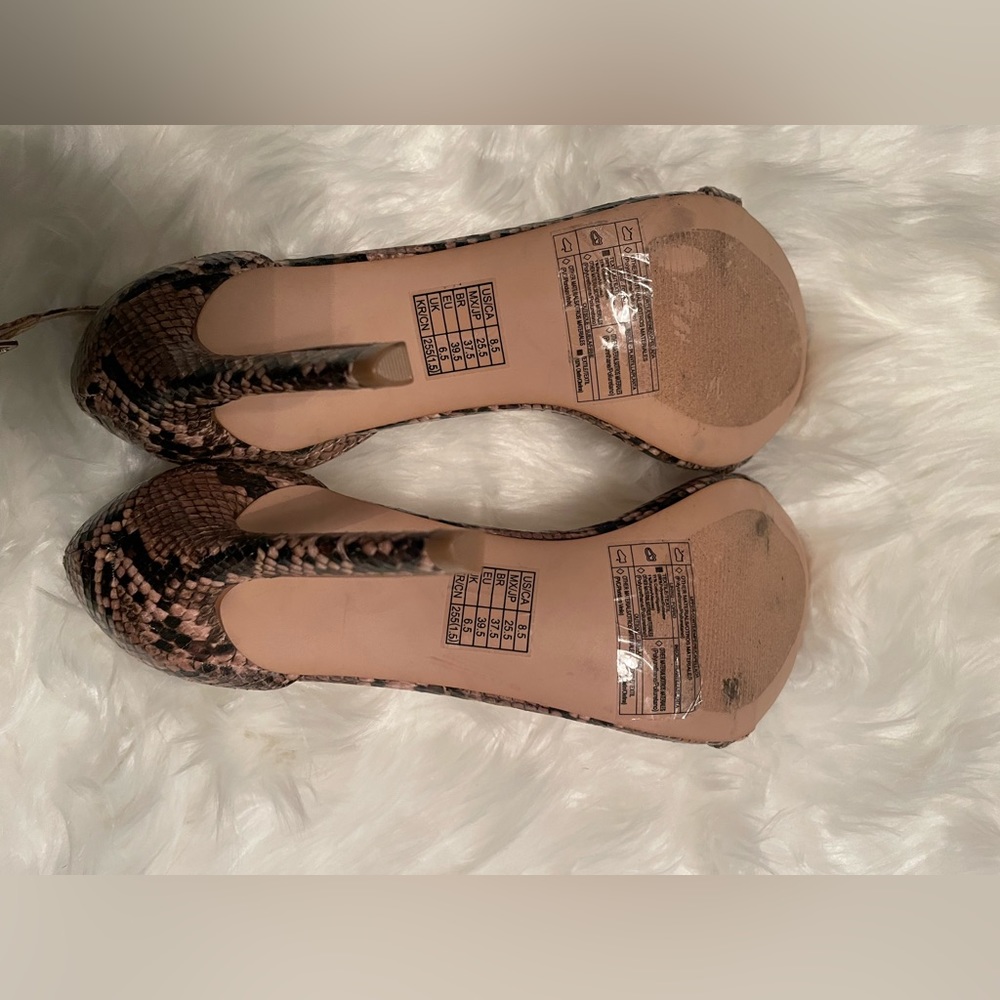 FOREVER 21 SNAKE SKIN HEELS (MISSING ONE STRAP) - Picture 7 of 9
